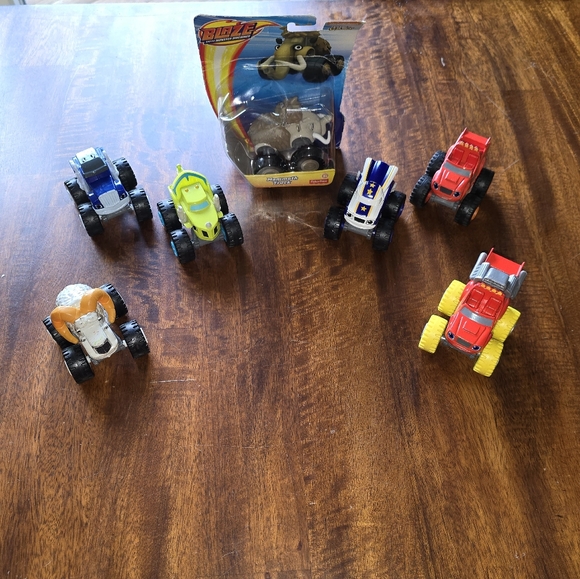 Blaze and The Monster Machine Die Cast Set of 7 Vehicles:1 NIB-Mammoth, 6-VGUC - Picture 3 of 16